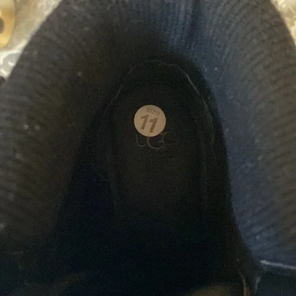 Woman lace up uggs boots - Picture 14 of 17